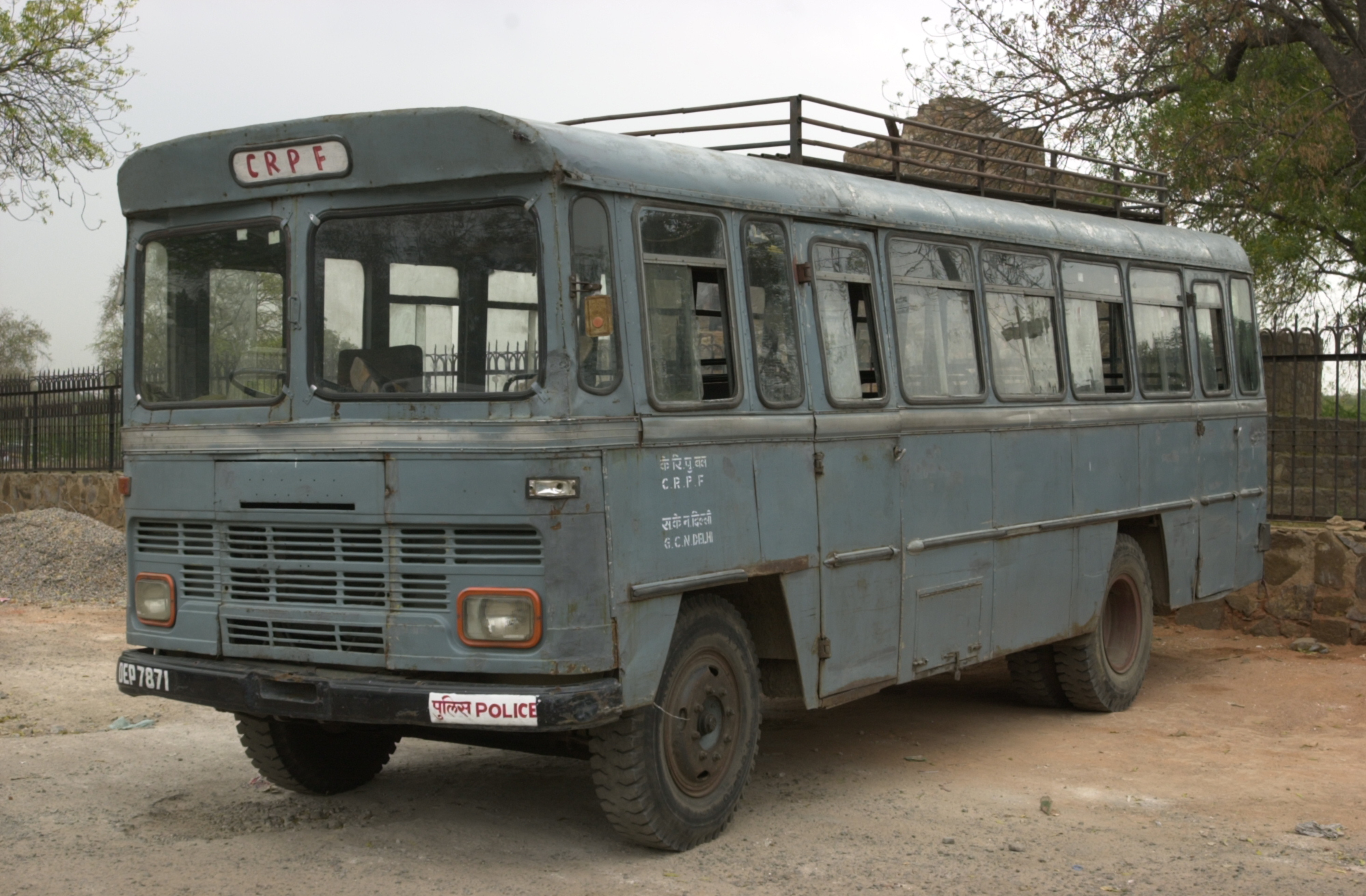 Автобус фабрика 8. Автобус Tata LP 1210. Tata LP 1515 Bus. Автобус тата Индия. Tata 1510 Bus.